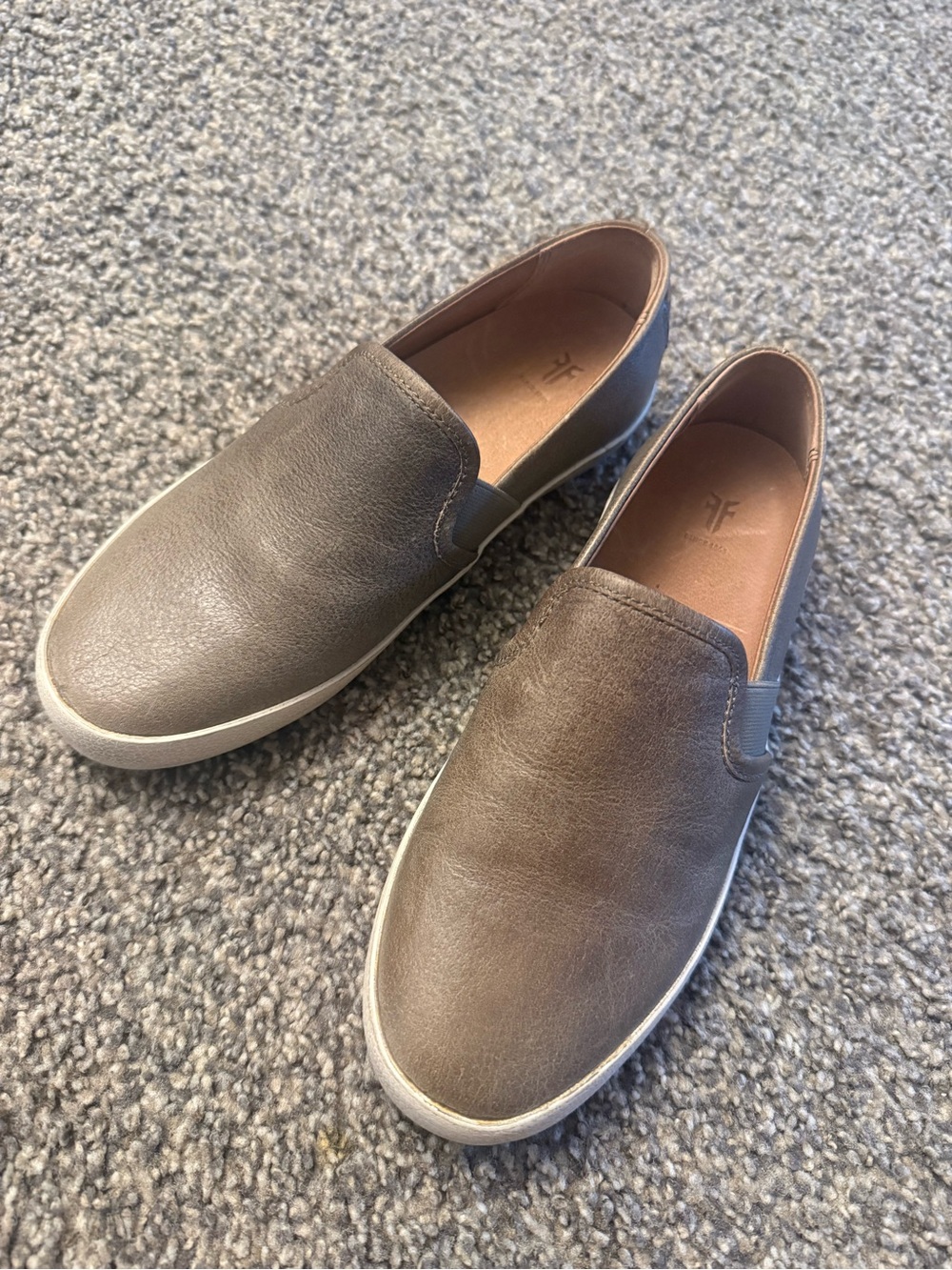 FRYE Dylan Leather Slip-On Sneakers in Ash - Size 5.5M